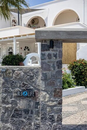 Fachada de la propiedad