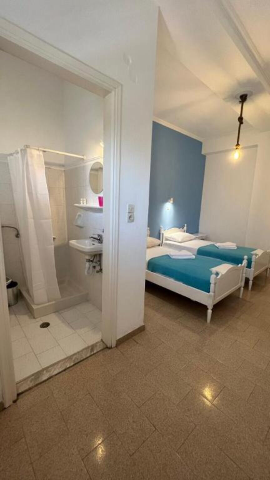 Iron/ironing board, WiFi (free), bed sheets