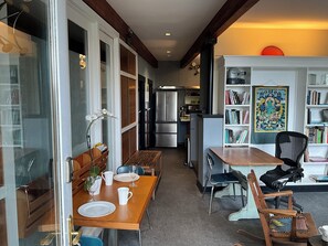 Interior - Bright Seattle 1 Bed in Mt. Baker/Columbia City near Lake Washington (Seattle)