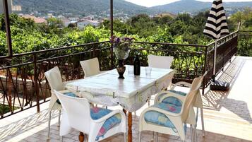 Apartamento (Two Bedroom Apartment with Terrace) | Sacada