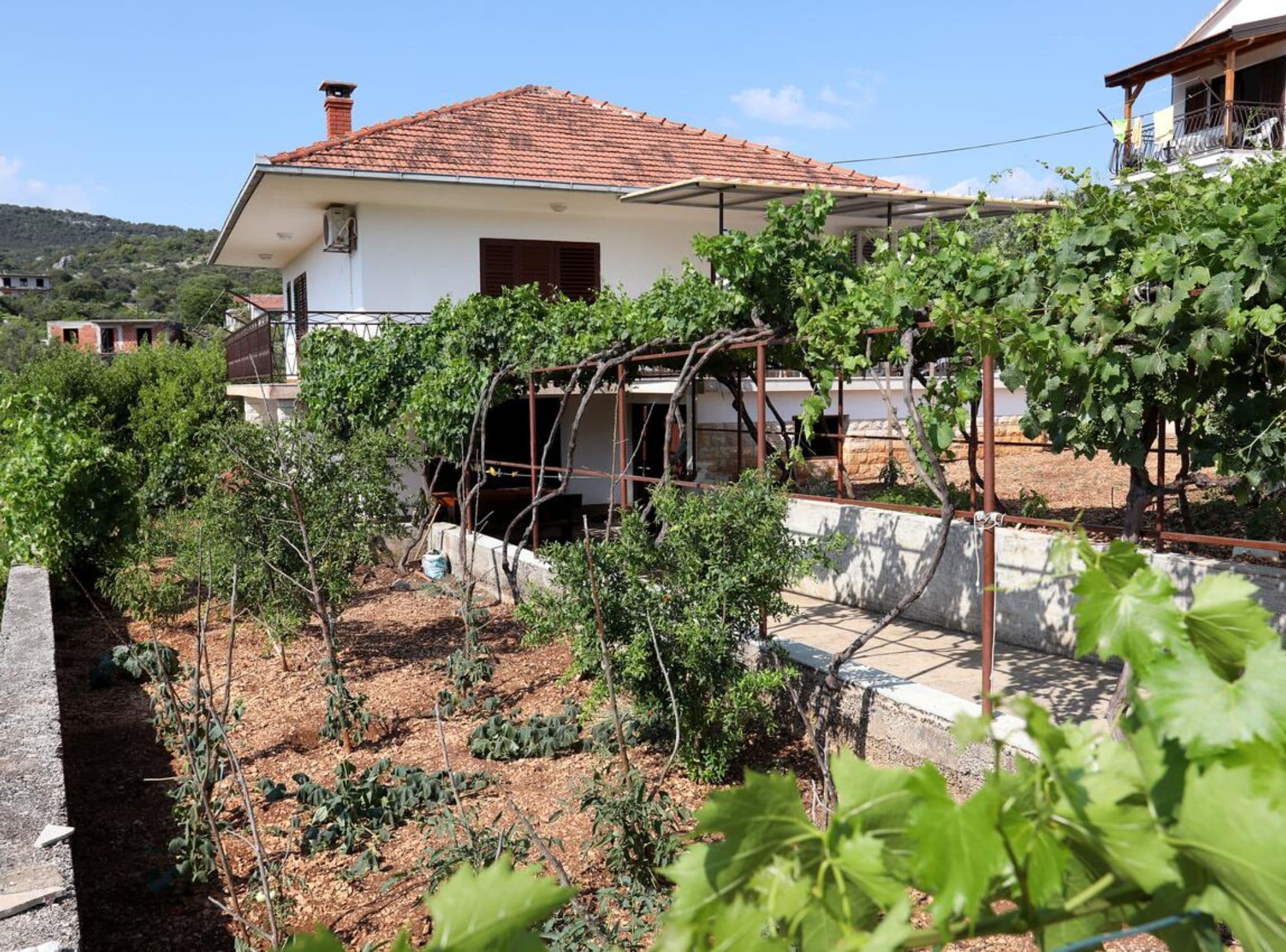 المنشأة من الخارج