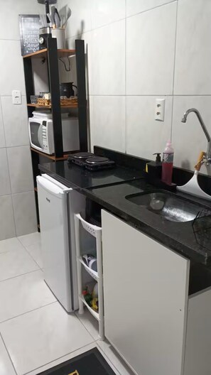 Private kitchen - Cozy Beachfront Apartment (Fortaleza)