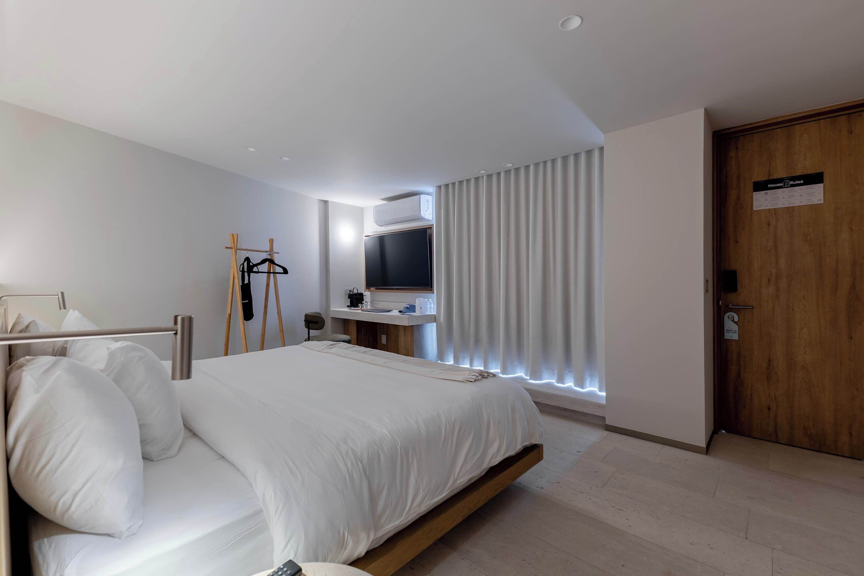 1 Schlafzimmer, Schreibtisch, Bügeleisen/Bügelbrett, Reisekinderbett