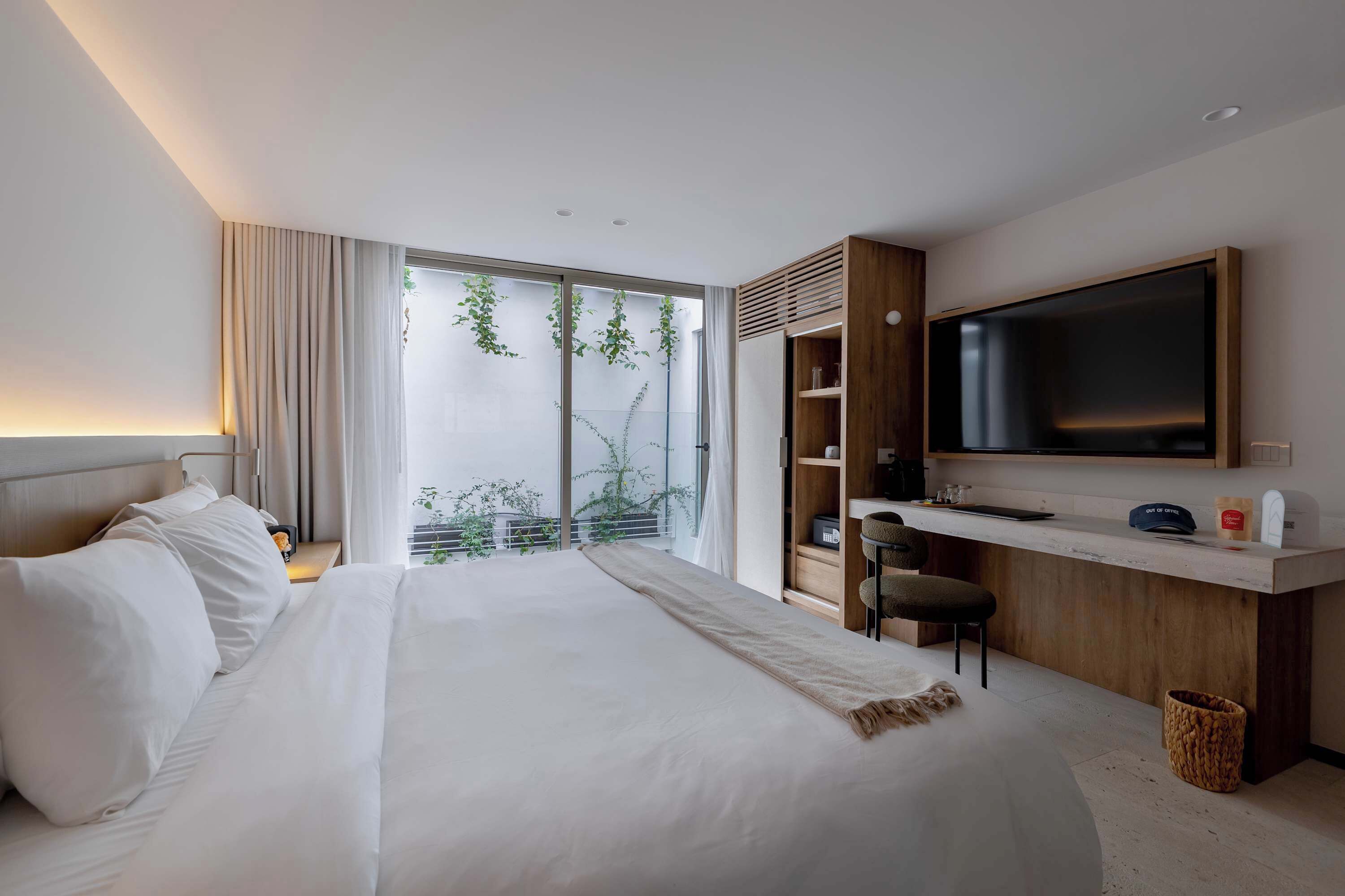 1 Schlafzimmer, Schreibtisch, Bügeleisen/Bügelbrett, Reisekinderbett