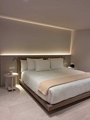 2 Schlafzimmer, Schreibtisch, Bügeleisen/Bügelbrett, Reisekinderbett