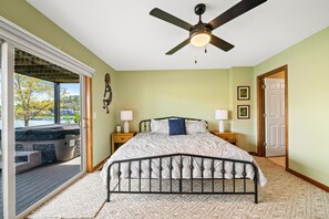 4 bedrooms, desk, WiFi, bed sheets - Swihart II: Lakefront (No Wake), Hot Tub, Dock, 10 (LaFollette)