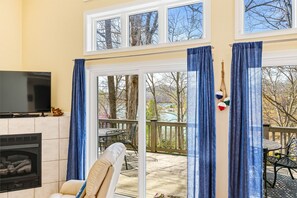 TV, fireplace - Livin` the Dream: Lakefront, Dock, Firepit, 16 (LaFollette)