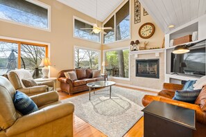 Living area - Poolside Paradise: Lakefront; Private Pool; Dock (LaFollette)