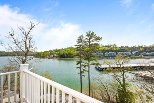 Shake `N Lake - Lakefront (No Wake) Modern - Dock