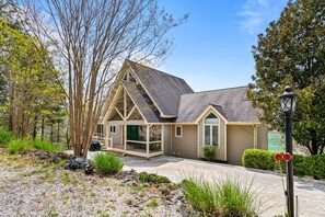 Exterior - O`Christie: Fam-Friendly, Lakefront, Private Dock (LaFollette)
