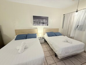 1 bedroom, iron/ironing board, Internet - Peaceful Miami Studio Spot  2335 (Hallandale Beach)