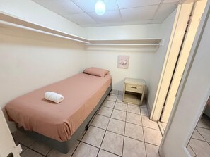 1 bedroom, iron/ironing board, Internet - Peaceful Miami Studio Spot  2335 (Hallandale Beach)