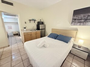 1 bedroom, iron/ironing board, Internet - Peaceful Miami Studio Spot  2335 (Hallandale Beach)
