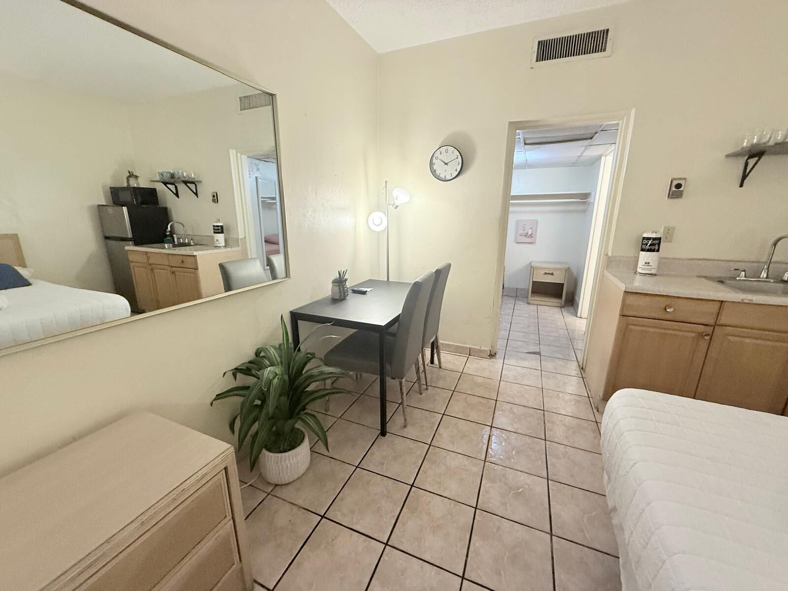 1 bedroom, iron/ironing board, internet