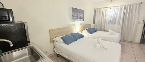 1 bedroom, iron/ironing board, internet