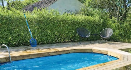 Gemütliches Haus in Sæby mit privatem Swimmingpool (innen oder außen nutzbar).