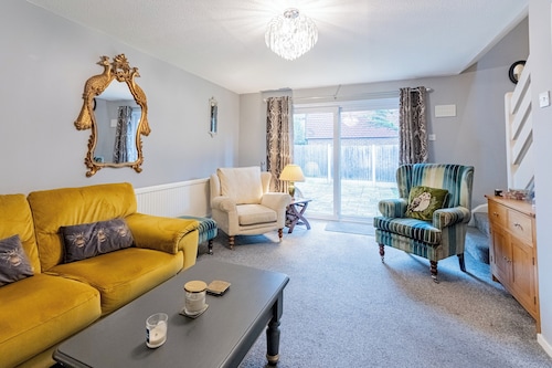 Comfortable 4-bedroom home | Bicknacre - Pass the Keys