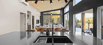 Spa & Panoramic Nature Views | Alto
