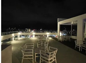 Outdoor dining - Apartamento Amueblado en Naco – Piso 12 (Santo Domingo)