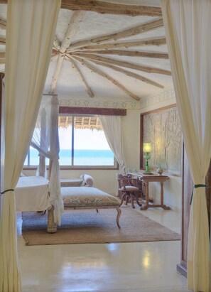 5 bedrooms, WiFi, bed sheets - VILLA SERENITY - Four Bedroom Villa, Sleeps 10 (Diani Beach)
