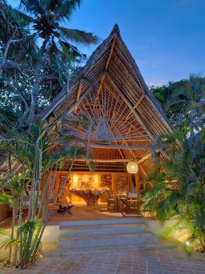 Exterior - VILLA SERENITY - Four Bedroom Villa, Sleeps 10 (Diani Beach)