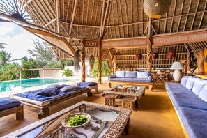 Outdoor dining - VILLA SERENITY - Four Bedroom Villa, Sleeps 10 (Diani Beach)