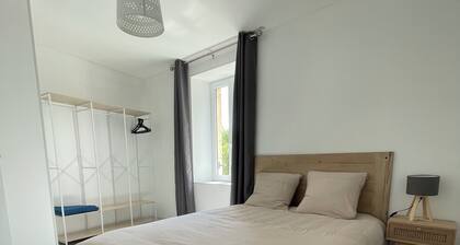 Apartment N°2 downtown with inner courtyard