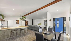 Dining - Middlemarch Rustic Retreat - Unwind & Relax (Middlemarch)