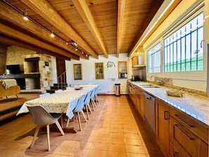 Fridge, microwave, oven, dishwasher - Calma CostaBravaSi - Terrace, garden, Barbecue (Santa Cristina d'Aro)