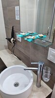 Standard Tek Büyük veya İki Ayrı Yataklı Oda, Şehir Manzaralı | Banyo