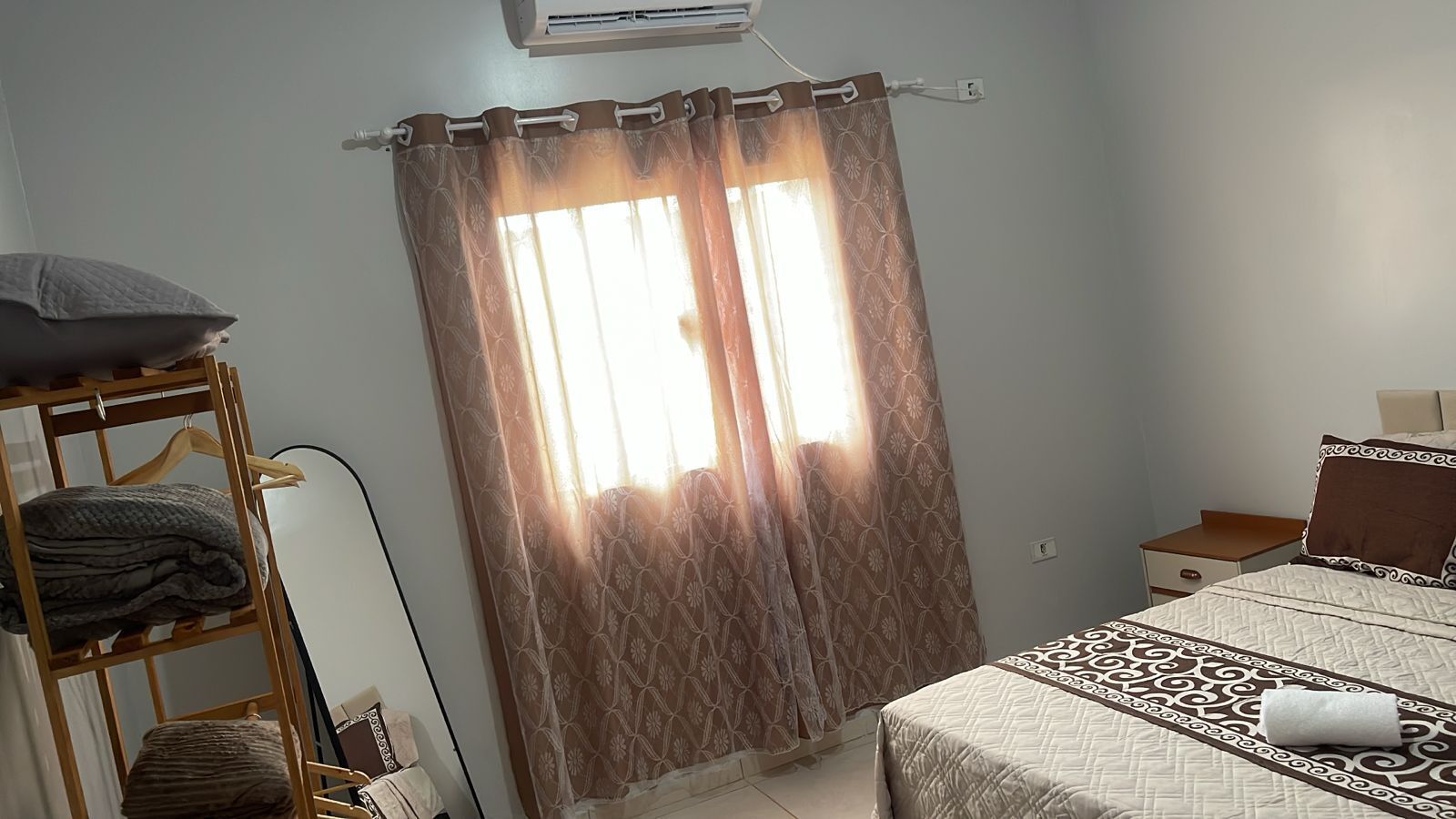1 Schlafzimmer, Schreibtisch, Bügeleisen/Bügelbrett, kostenloses WLAN