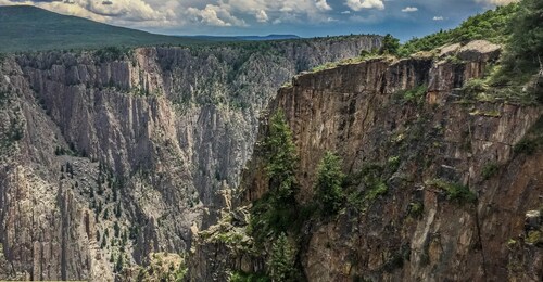 Peaceful camping retreat in charming Arrowhead, perfect for nature lovers