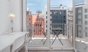 Interior - HOUZE Spacious Apartment near Marquês de Pombal (Lisboa)