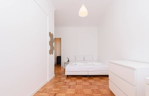 4 Schlafzimmer, Bügeleisen/Bügelbrett, Internetzugang, Bettwäsche