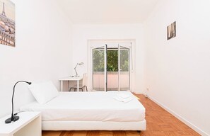 4 bedrooms, iron/ironing board, Internet, bed sheets - HOUZE Comfortable apartment in Laranjeiras (Lisboa)
