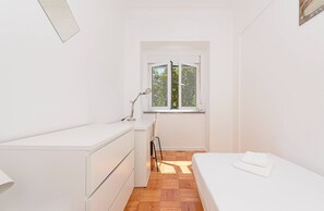 4 chambres, fer et planche à repasser, accès Internet, draps fournis