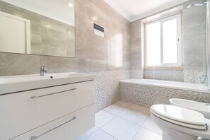 Hair dryer - HOUZE Laranjeiras City Living Apartment (Lisboa)