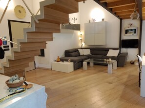 TV - Casa di A.L.A. by case al lago (Desenzano del Garda)