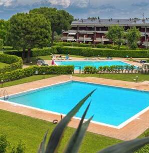 Pool - Il Mio Lago - One Bedroom Apartment, Sleeps 4 (Desenzano del Garda)