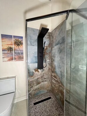 Shower, hair dryer, towels, soap - #2, 1 Min Walk to Beach, Modern, AC & Quiet (Oistins)