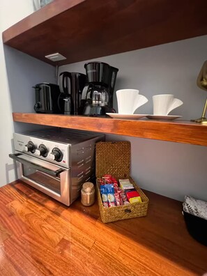 Interior - #2, 1 Min Walk to Beach, Modern, AC & Quiet (Oistins)