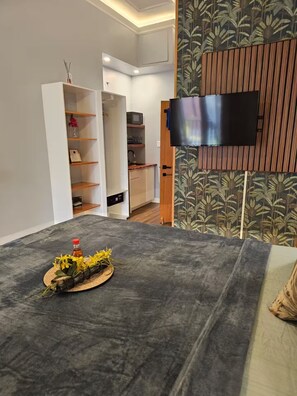 Interior - #2, 1 Min Walk to Beach, Modern, AC & Quiet (Oistins)