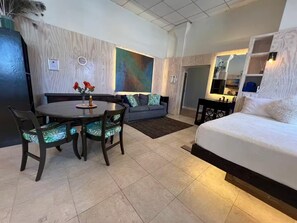 1 bedroom, WiFi, bed sheets - #5, 2 Queen Beds, Beach Opposite, St Lawrence Gap (Oistins)