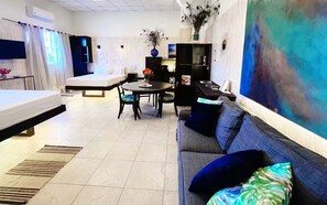 1 bedroom, WiFi, bed sheets - #5, 2 Queen Beds, Beach Opposite, St Lawrence Gap (Oistins)