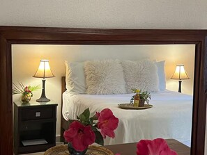 1 bedroom, WiFi, bed sheets - Dover Apt #3, Beach 5 mins, St Lawrence Gap (Oistins)