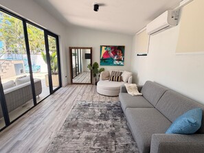 Smart TV, offices