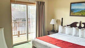 Iron/ironing board, bed sheets - Studio 6 Lake George, NY - Adirondacks (Lake George)