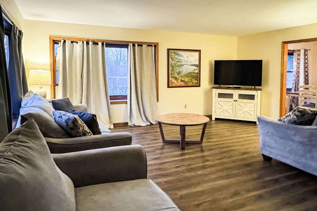 2 Queen Beds | Non-Smoking, Kitchen