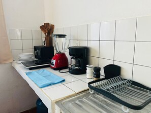 Microwave, oven, stovetop, coffee/tea maker