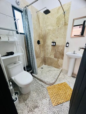 Hair dryer, towels, soap, shampoo - Cocoa department, unbeatable location. (puerto escondido)